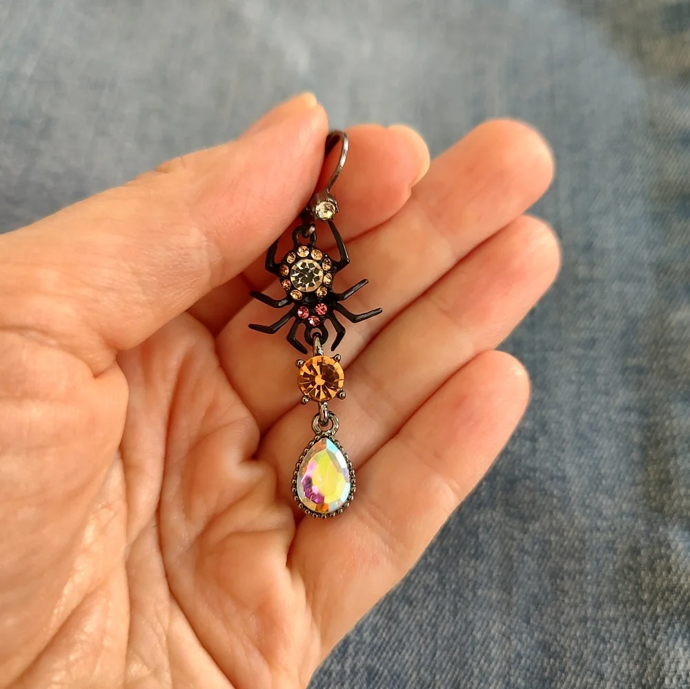 Betsey Johnson spider earrings Halloween - Picture 4 of 4